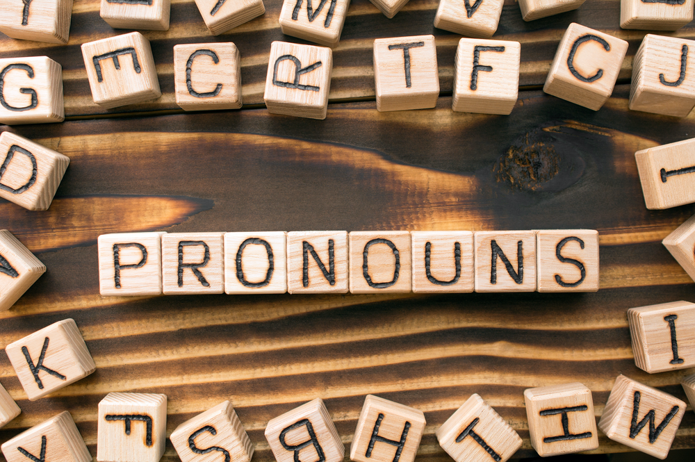 Word pronouns composed of wooden cubes